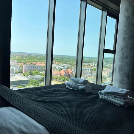 Hanza Tower Studio 21 Foor Poo&spa Apartment *